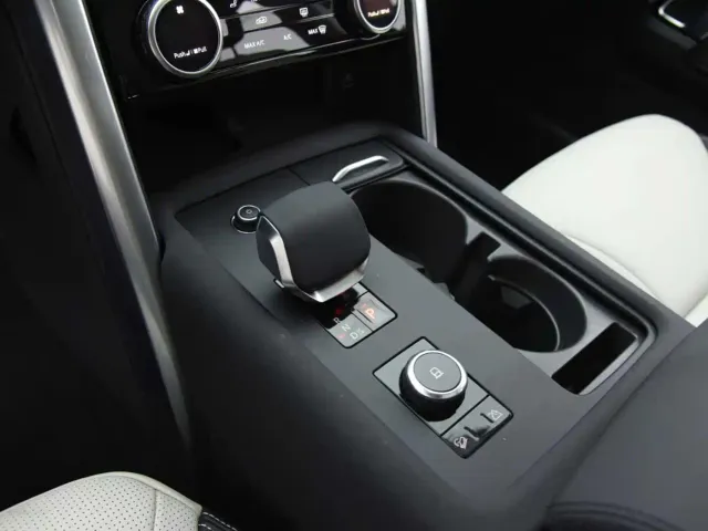 Land Rover Discovery — Фото автомобиля 10