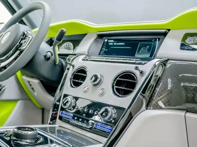 Rolls-Royce Cullinan — Фото автомобиля 17