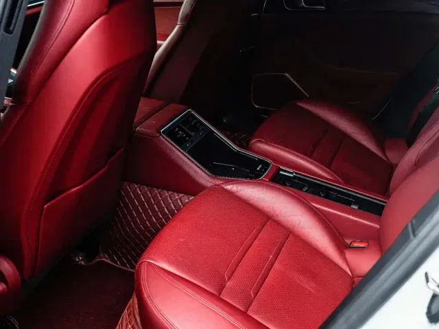 Porsche Panamera — Фото автомобиля 12