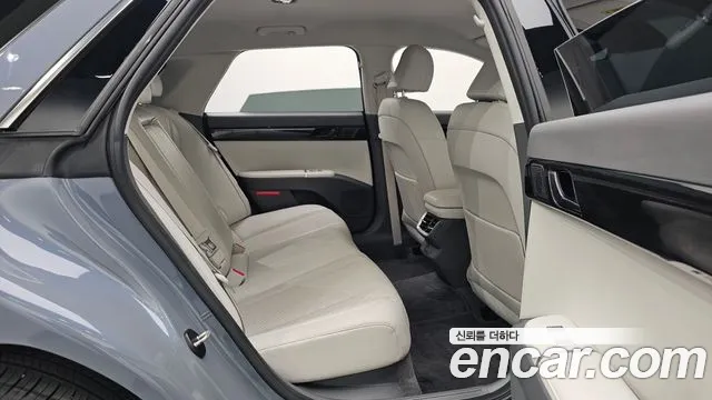 Hyundai Grandeur GN7 — Фото автомобиля 16