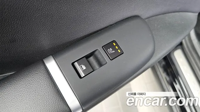 Hyundai Grandeur Grandeur (GN7) 2.5 Бензин 2WD — Фото автомобиля 15