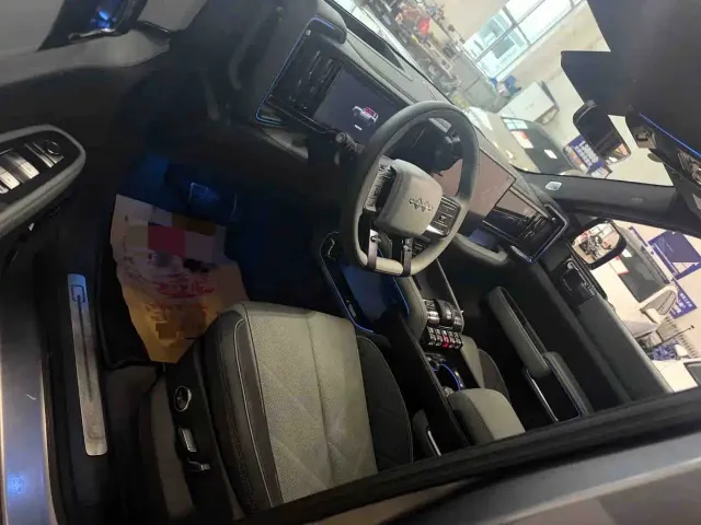 BYD FangChengBao Leopard 5 — Фото автомобиля 4