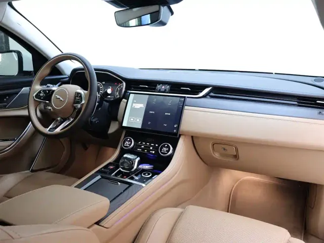 Jaguar XFL — Фото автомобиля 19