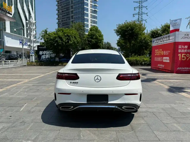 Mercedes-Benz E-Class — Фото автомобиля 7