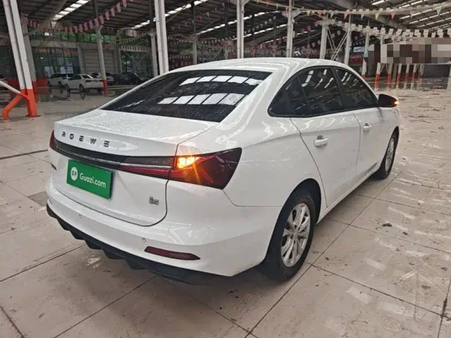 Roewe i5 — Фото автомобиля 6