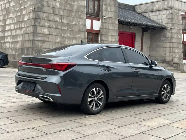 Changan Eado — Фото автомобиля 6