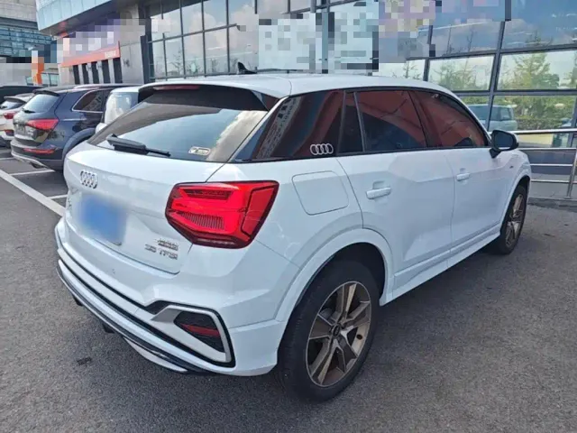 Audi Q2L — Фото автомобиля 6