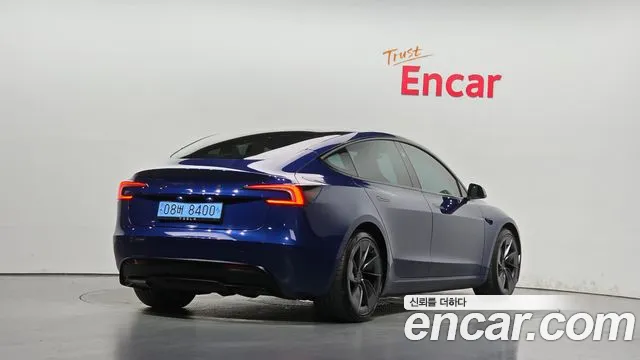 Tesla Model 3 — Фото автомобиля 2