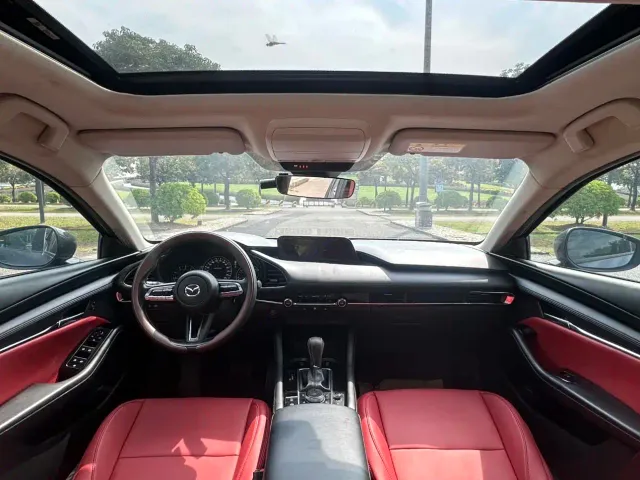 Mazda Axela — Фото автомобиля 7