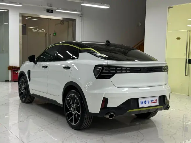 Lynk & Co 05 — Фото автомобиля 4
