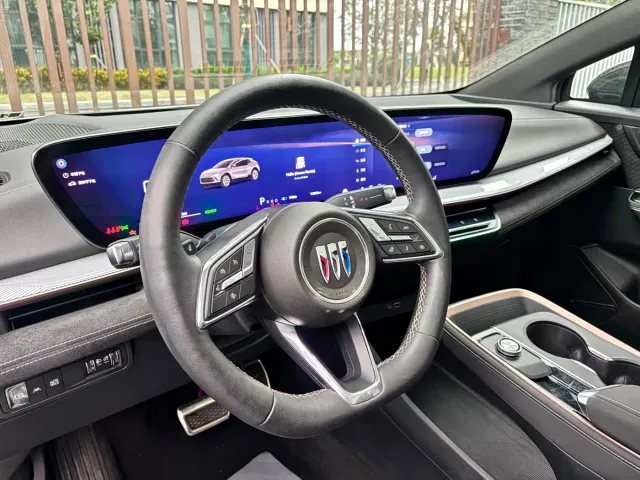 Buick E4 — Фото автомобиля 10
