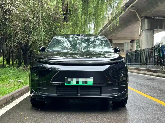 Li Auto L6 — Фото автомобиля 2