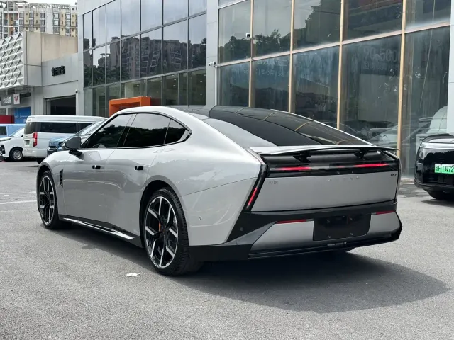 Xpeng P7 — Фото автомобиля 7