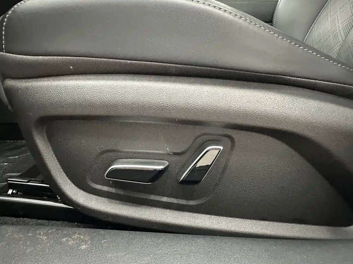 BYD Qin L 2025 Model EV 545KM Excellence Edition — Фото автомобиля 21