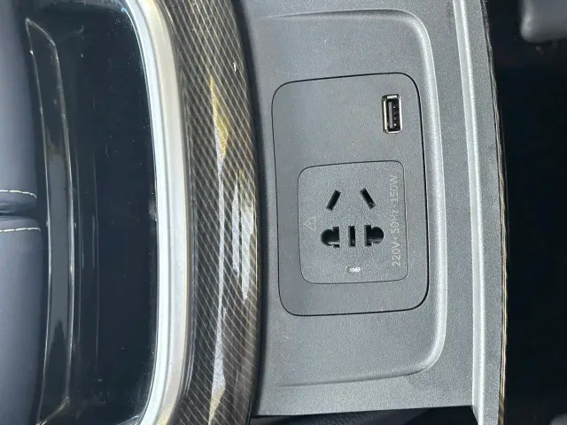 Maxus G90 — Фото автомобиля 9