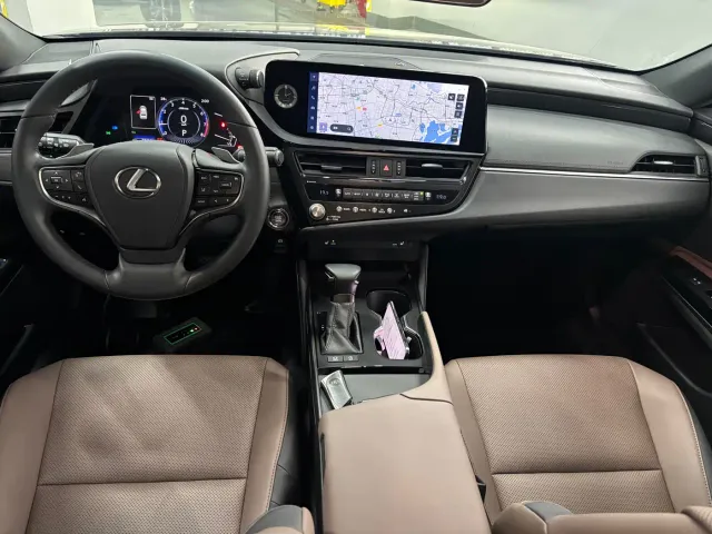 Lexus ES — Фото автомобиля 9