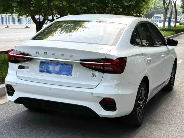 Roewe i5 — Фото автомобиля 5