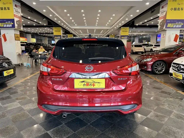 Nissan Tiida — Фото автомобиля 11