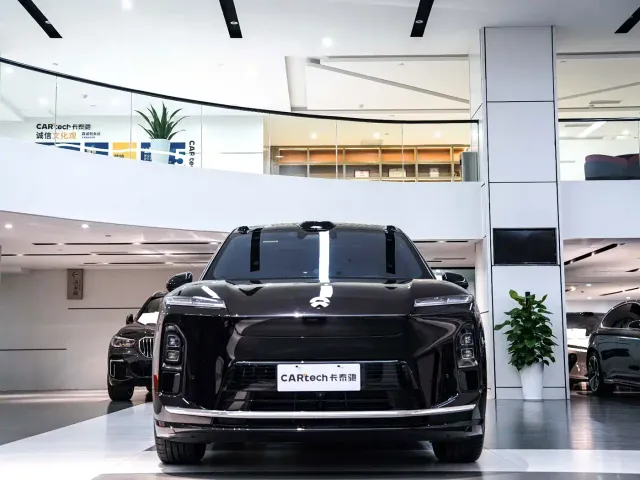 Nio ES8 — Фото автомобиля 2