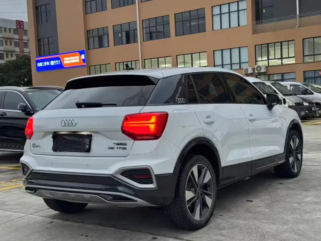 Audi Q2L — Фото автомобиля 6