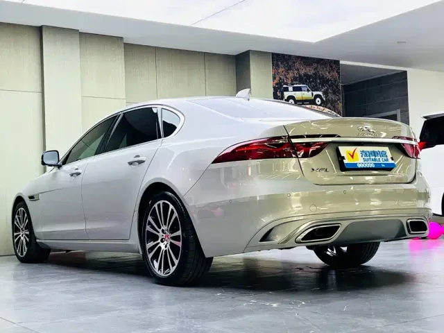 Jaguar XFL — Фото автомобиля 6