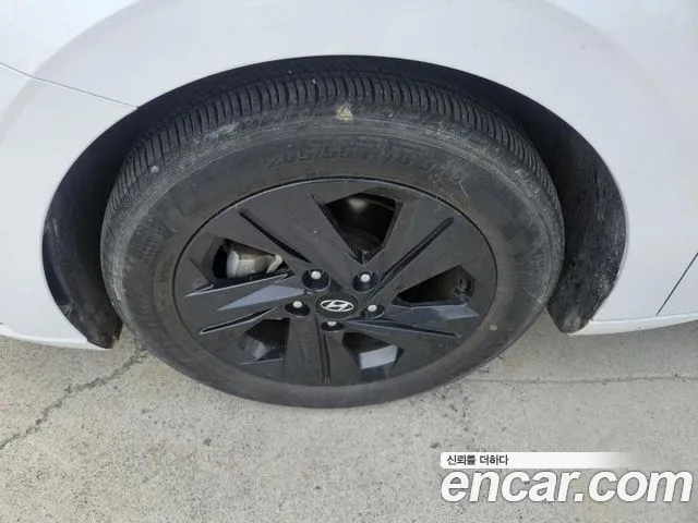 Hyundai Avante — Фото автомобиля 12