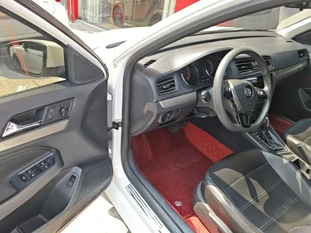 Volkswagen Lavida — Фото автомобиля 15