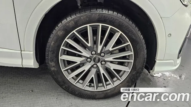 Audi Q3 35 TDI quattro Premium — Фото автомобиля 5