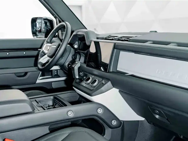 Land Rover Defender — Фото автомобиля 24