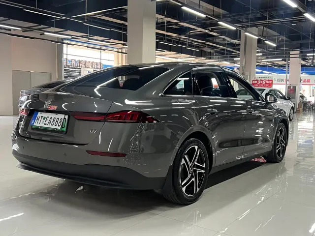 Roewe D7 — Фото автомобиля 9
