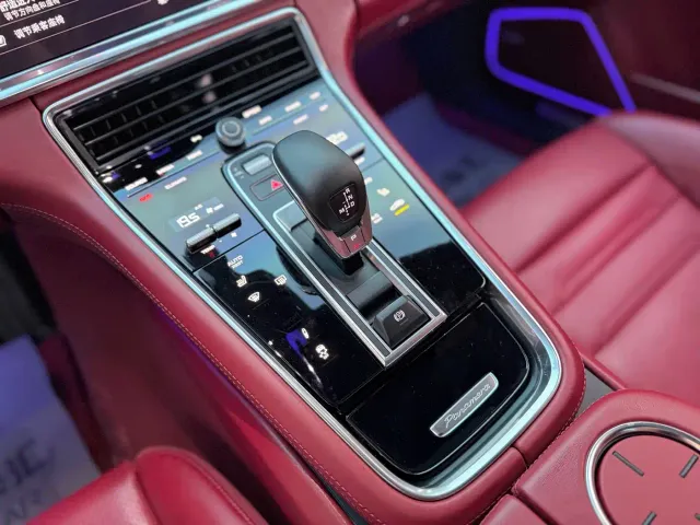 Porsche Panamera — Фото автомобиля 16