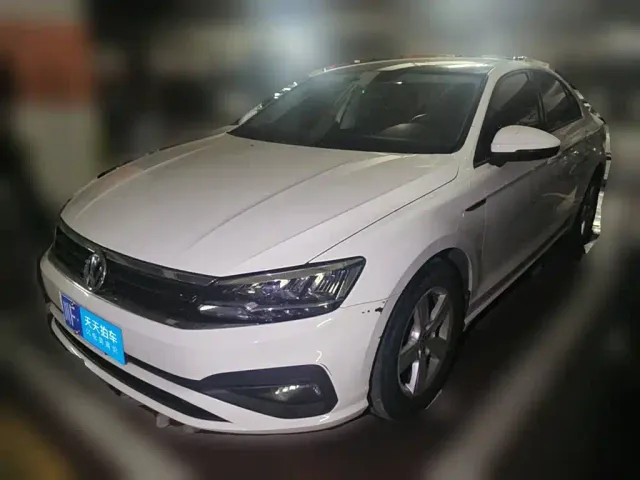Фотография автомобиля — Volkswagen Lamando