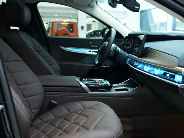 BMW 7 Series — Фото автомобиля 15