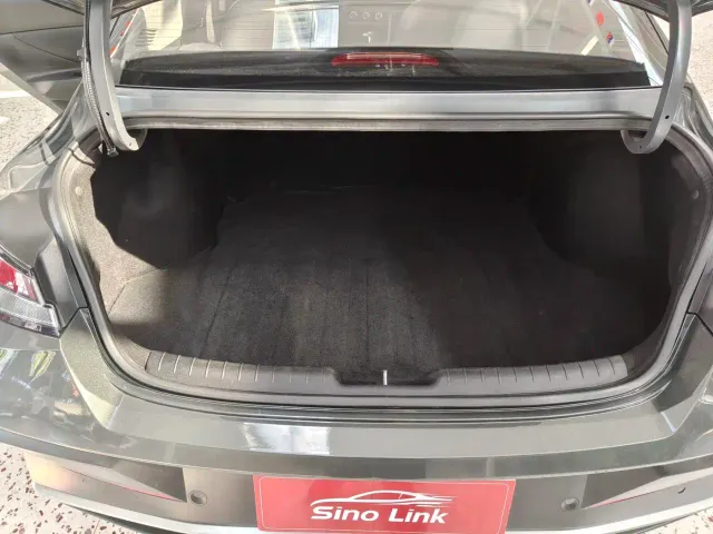 Hyundai Elantra — Фото автомобиля 15