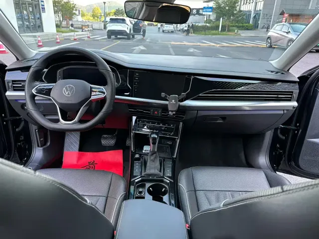 Volkswagen Passat — Фото автомобиля 5