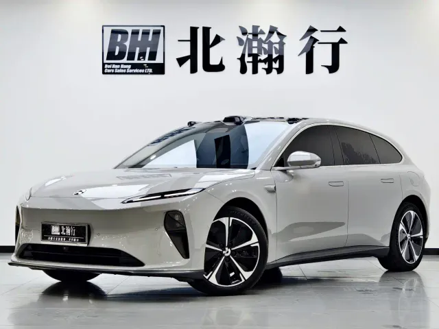 Фотография автомобиля — Nio ET5 Touring