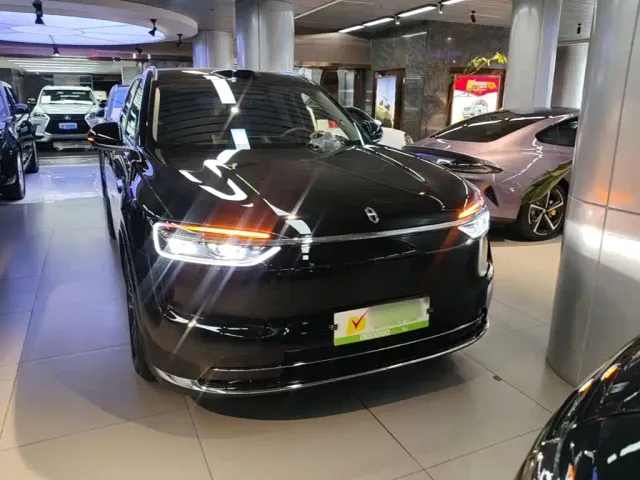 Aito M7 — Фото автомобиля 2