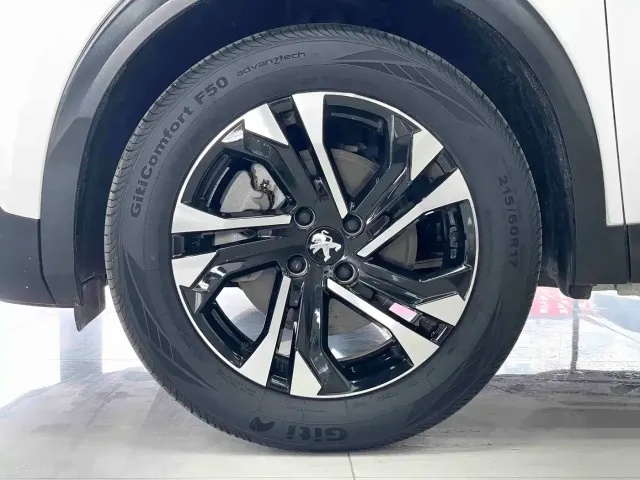 Peugeot 2008 — Фото автомобиля 11