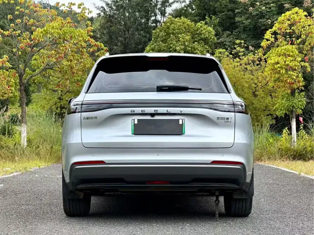 Geely Galaxy Starship 7 EM-i — Фото автомобиля 5