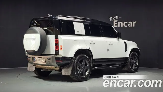 Land Rover Defender — Фото автомобиля 2