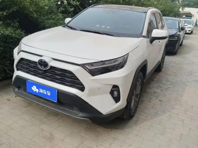 Фотография автомобиля — Toyota RAV4