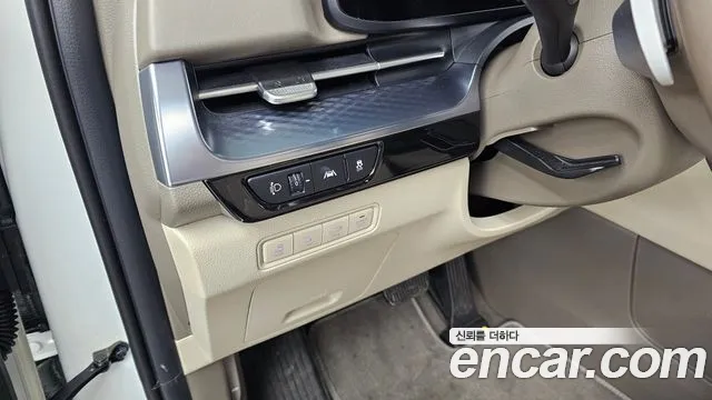 Kia Carnival 4th Gen — Фото автомобиля 30