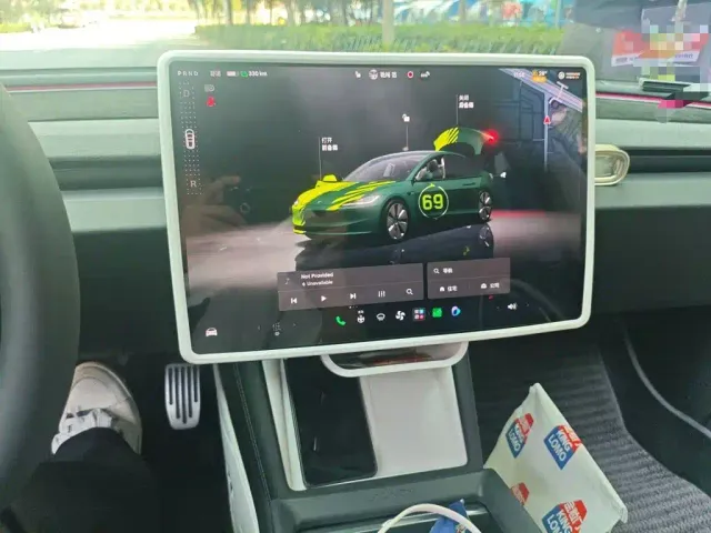 Tesla Model 3 — Фото автомобиля 9