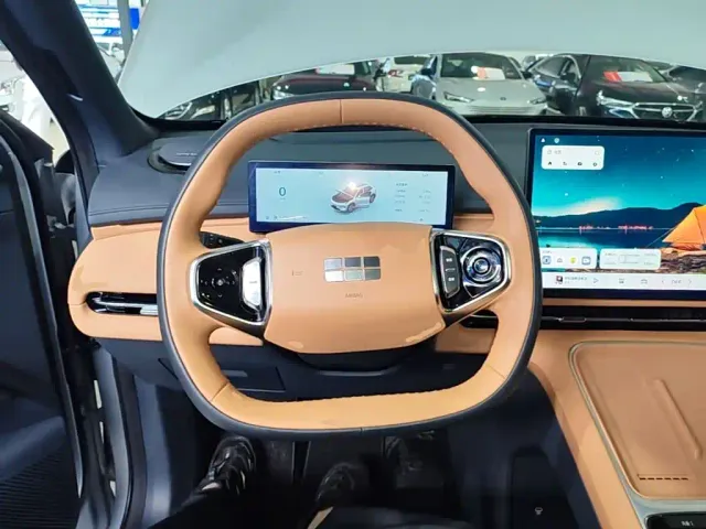 Geely Galaxy Starship 7 EM-i — Фото автомобиля 10