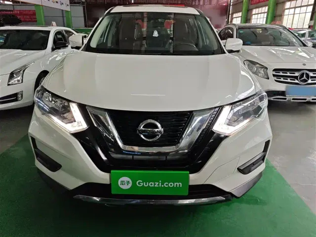 Nissan X-Trail — Фото автомобиля 2