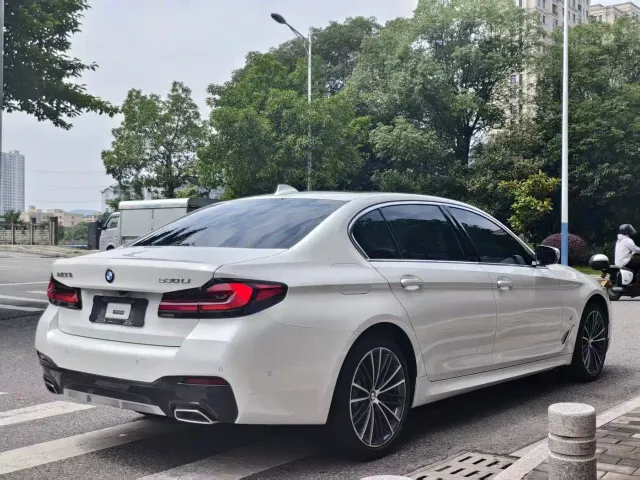 BMW 5 Series — Фото автомобиля 7