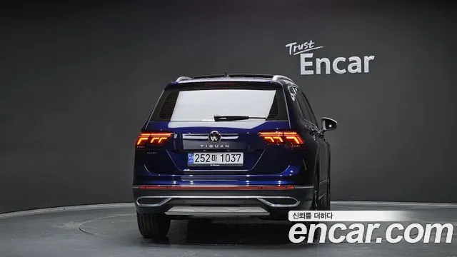 Volkswagen Tiguan — Фото автомобиля 4