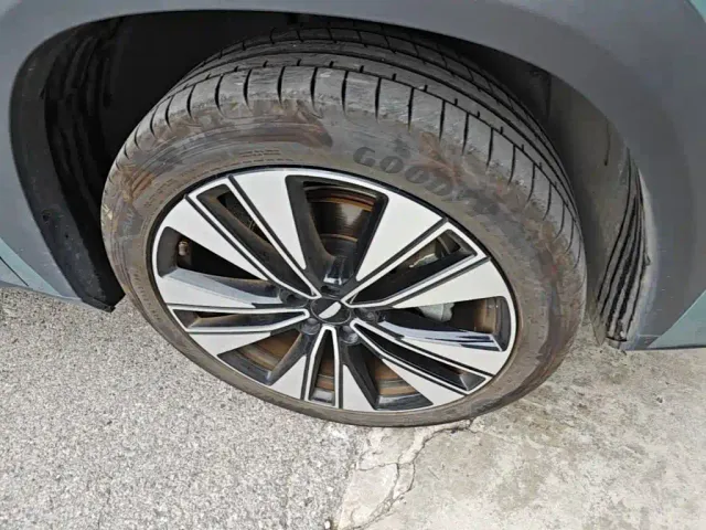 Geely Boyue L — Фото автомобиля 11