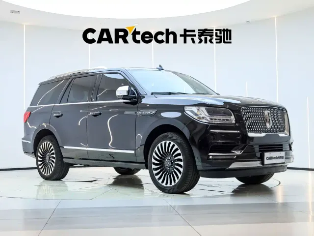 Lincoln Navigator — Фото автомобиля 3