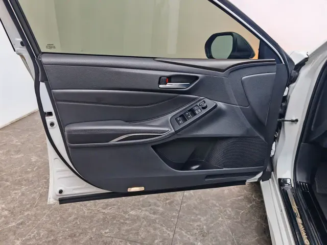 Toyota Avalon — Фото автомобиля 19
